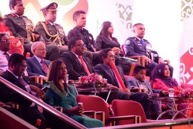 އޯގަސްޓު 1، 2015: މިނިވަން 50 ގެ އުފަލުގައި ގައުމީ ފުޓްބޯޅަ ދަނޑުގައި ބޭއްވުނު ކުޅިވަރުގެ ހަރަކާތުގެ ތެރެއިން-- ސަން ފޮޓޯ/ އަލީ ނަސީރު