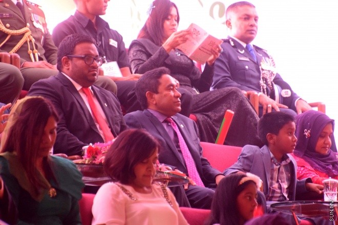 އޯގަސްޓު 1، 2015: މިނިވަން 50 ގެ އުފަލުގައި ގައުމީ ފުޓްބޯޅަ ދަނޑުގައި ބޭއްވުނު ކުޅިވަރުގެ ހަރަކާތުގެ ތެރެއިން-- ސަން ފޮޓޯ/ އަލީ ނަސީރު