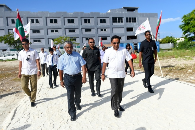 އޯގަސްޓް 6، 2015: ހުޅުމާލޭގައި އަލަށް އިމާރާތް ކުރާ ޓާޝަރީ ހޮސްޕިޓަލް އިމާރާތުގެ ބިންގާއެޅުމަށް ބޭއްވި ރަސްމިއްޔާތުގެ ތެރެއިން -- ފޮޓޯ/ ރައީސް އޮފީސް