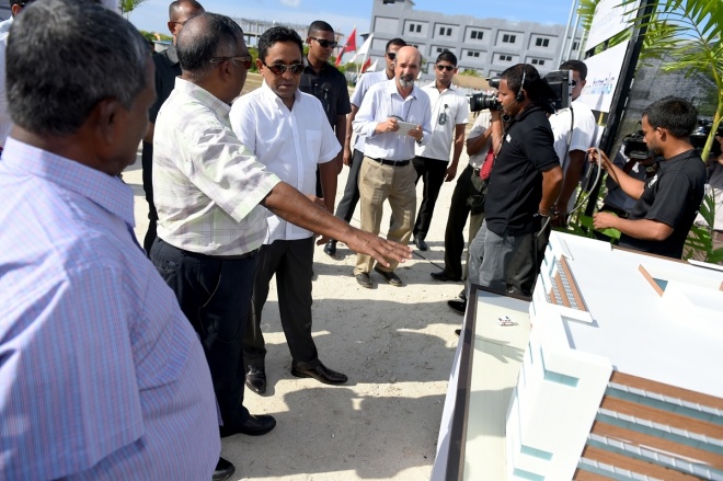 އޯގަސްޓް 6، 2015: ހުޅުމާލޭގައި އަލަށް އިމާރާތް ކުރާ ޓާޝަރީ ހޮސްޕިޓަލް އިމާރާތުގެ ބިންގާއެޅުމަށް ބޭއްވި ރަސްމިއްޔާތުގެ ތެރެއިން -- ފޮޓޯ/ ރައީސް އޮފީސް