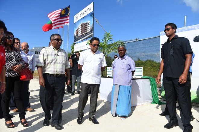 އޯގަސްޓް 6، 2015: ހުޅުމާލޭގައި އަލަށް އިމާރާތް ކުރާ ޓާޝަރީ ހޮސްޕިޓަލް އިމާރާތުގެ ބިންގާއެޅުމަށް ބޭއްވި ރަސްމިއްޔާތުގެ ތެރެއިން -- ފޮޓޯ/ ރައީސް އޮފީސް