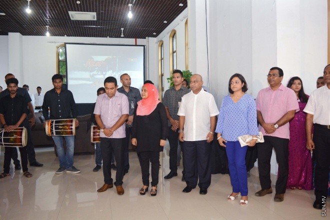 އޯގަސްޓް 7، 2015: ރާއްޖޭގެ ތާރީޚުގައި ހިނގާފައިވާ ކަންކަމުގެ އިތުރުން ކުރީ ޒަމާނުގެ ފޮޓޯތައް ދައްކުވައިދޭ 3000 ފޮޓޯ ހިމެނޭ ފޮޓޯ މައުރަޒު ހުޅުވުން -- ސަން ފޮޓޯ/ފަޔާޒު މޫސާ