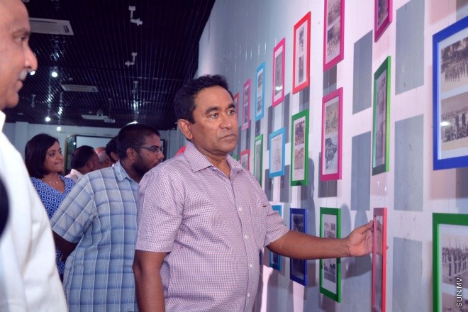 އޯގަސްޓް 7، 2015: ރާއްޖޭގެ ތާރީޚުގައި ހިނގާފައިވާ ކަންކަމުގެ އިތުރުން ކުރީ ޒަމާނުގެ ފޮޓޯތައް ދައްކުވައިދޭ 3000 ފޮޓޯ ހިމެނޭ ފޮޓޯ މައުރަޒު ހުޅުވުން -- ސަން ފޮޓޯ/ފަޔާޒު މޫސާ