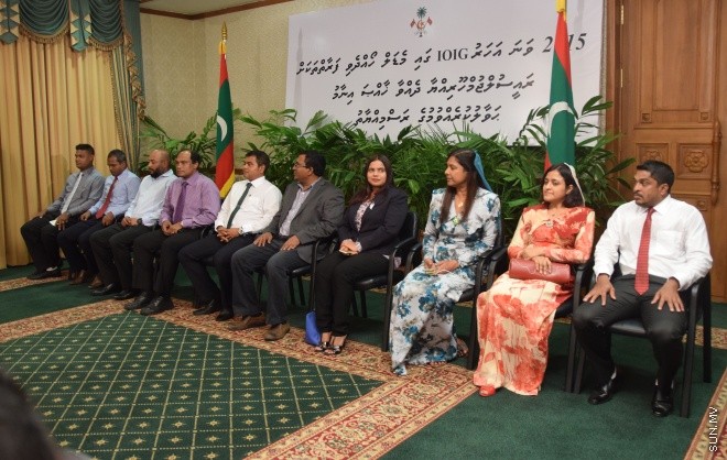 އޯގަސްޓް 10، 2015: އިންޑިއަން އޯޝަން އައިލެންޑް ގޭމްސްގައި ވާދަކުރި ދިވެހި ކޮންޓިޖެންޓް މާލެ އައުމަށް ފަހު އެތުލީޓުންނަށް މަރުހަބާ ކިޔައި ހޯދި ކާމިޔާބުގެ އަގުވަންޒަން ކުރުމަށް ބޭއްވި ރަސްމިއްޔާތުގެ ތެރެއިން -- ސަން ފޮޓޯ/ޔޫސުފް ސޮފްވާން