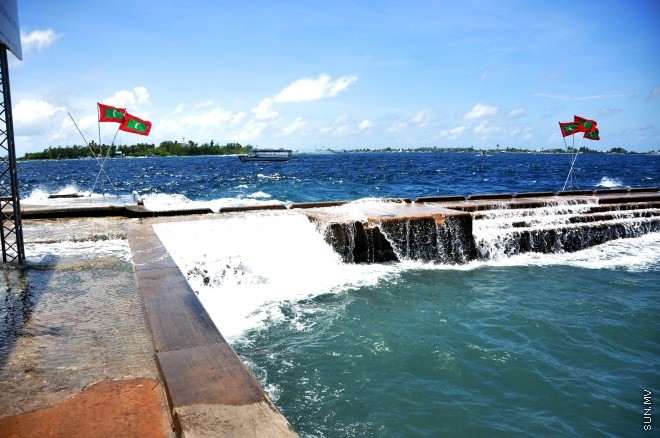 އޯގަސްޓް 13، 2015: މާލޭގެ އެކި ސަރަހައްދު ތަކައް އުދަ އެރުމުގެ ތެރެއިން --- ސަން ފޮޓޯ ޔޫސުފް ސޮފްވާން