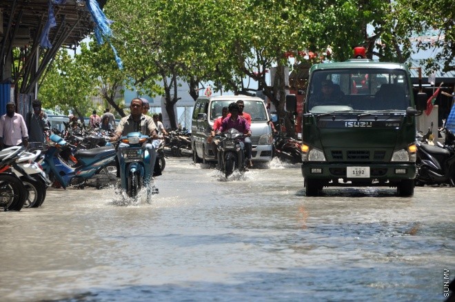 އޯގަސްޓް 13، 2015: މާލޭގެ އެކި ސަރަހައްދު ތަކައް އުދަ އެރުމުގެ ތެރެއިން --- ސަން ފޮޓޯ ޔޫސުފް ސޮފްވާން