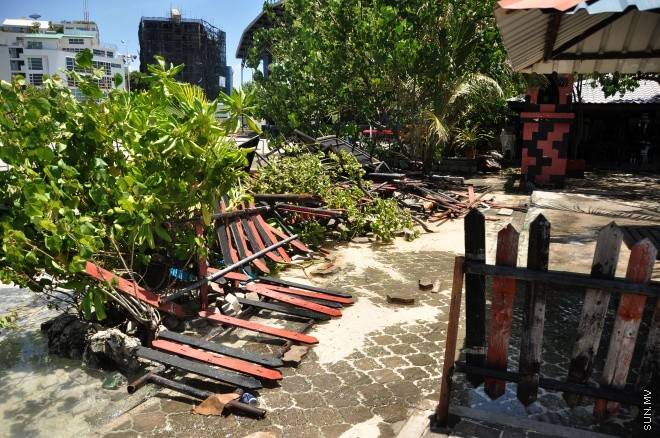 އޯގަސްޓް 13، 2015: މާލޭގެ އެކި ސަރަހައްދު ތަކައް އުދަ އެރުމުގެ ތެރެއިން --- ސަން ފޮޓޯ ޔޫސުފް ސޮފްވާން