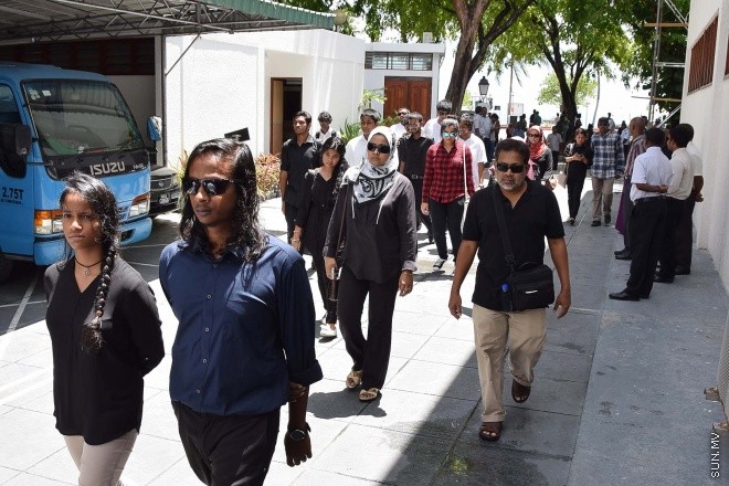 އޯގަސްޓް 20، 2015: ދައުލަތަށް ގިނަ ދުވަސްތަކެއް ވަންދެން ހިދުމަތް ކުރައްވާފައިވާ އަބްދުﷲ ހަމީދުގެ ހަށިކޮޅު މާލެ ގެނައުން -- ސަން ފޮޓޯ/ ފަޔާޒު މޫސާ