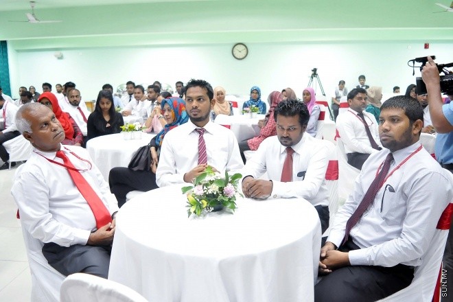 އޯގަސްޓް 24، 2015:  އެންޓި ކޮރަޕްޝަން ކޮމިޝަން (އޭސީސީ)ގެ މީޑިއާ ޕޮލިސީ އިފްތިތާހު ކުރުމަށް އިސްލާމިކް ޔުނިވަސިޓީގައި ބޭއްވި ހަފުލާގެ ތެރެއިން -- ސަން ފޮޓޯ/ފަޔާޒު މޫސާ