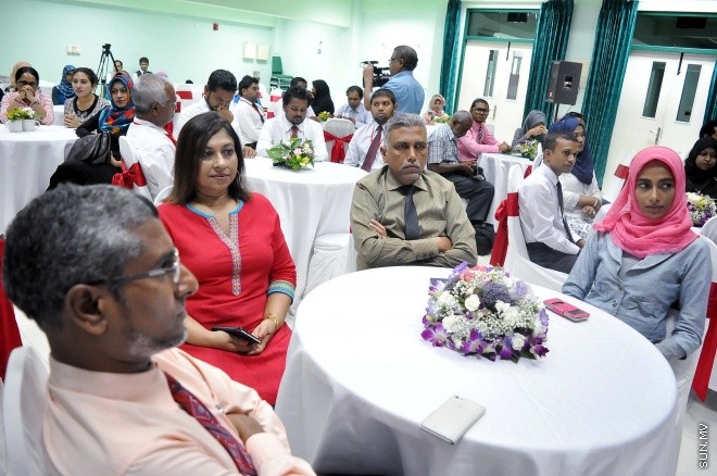 އޯގަސްޓް 24، 2015:  އެންޓި ކޮރަޕްޝަން ކޮމިޝަން (އޭސީސީ)ގެ މީޑިއާ ޕޮލިސީ އިފްތިތާހު ކުރުމަށް އިސްލާމިކް ޔުނިވަސިޓީގައި ބޭއްވި ހަފުލާގެ ތެރެއިން -- ސަން ފޮޓޯ/ފަޔާޒު މޫސާ