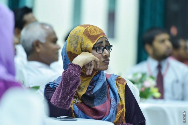 އޯގަސްޓް 24، 2015:  އެންޓި ކޮރަޕްޝަން ކޮމިޝަން (އޭސީސީ)ގެ މީޑިއާ ޕޮލިސީ އިފްތިތާހު ކުރުމަށް އިސްލާމިކް ޔުނިވަސިޓީގައި ބޭއްވި ހަފުލާގެ ތެރެއިން -- ސަން ފޮޓޯ/ފަޔާޒު މޫސާ