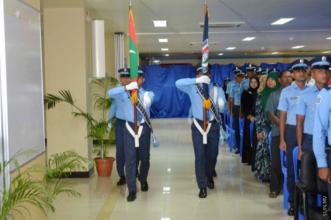 އޮގަސްޓް 25، 2015: ފުލުހުންގެ 27 ވަނަ ބޭސިކް ޓްރެއިނިންގ ކޯސް ނިންމުމުގެ ރަސްމިއްޔާތުގެ ތެރެއިން -- ސަންފޮޓޯ/ އަލީ ނަސީރު