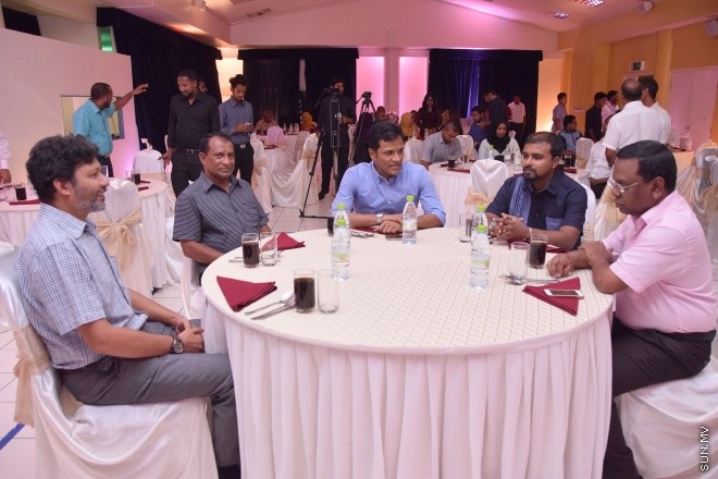 އޯގަސްޓް 26، 2015: އެލްޖީއޭގެ ފަސްވަނަ  އަހަރީ ދުވަސް ފާހަގަ ކުރުމައް ބޭއްވި ރަސްމިއްޔާތުގެ ތެރެއިން --- ސަން ފޮޓޯ ޔޫސުފް ސޮފްވާން 