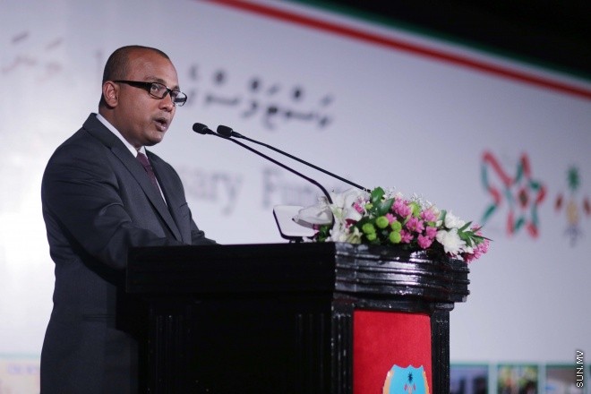 އޯގަސްޓް 28، 2015: ކަސްޓަމްސްގެ 125ވަނަ އަހަރީ ދުވަހުގެ މުނާސަބަތުގައި ދަރުބާރުގޭގައި ބޭއްވި ރަސްމީ ޖަލްސާގެ ތެރެއިން -- ސަން ފޮޓޯ/ފަޔާޒު މޫސާ