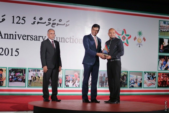 އޯގަސްޓް 28، 2015: ކަސްޓަމްސްގެ 125ވަނަ އަހަރީ ދުވަހުގެ މުނާސަބަތުގައި ދަރުބާރުގޭގައި ބޭއްވި ރަސްމީ ޖަލްސާގެ ތެރެއިން -- ސަން ފޮޓޯ/ފަޔާޒު މޫސާ