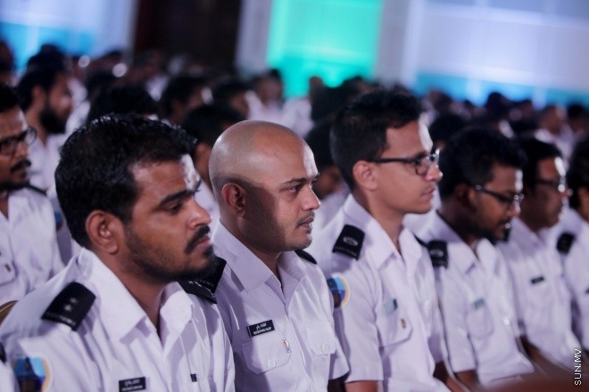 އޯގަސްޓް 28، 2015: ކަސްޓަމްސްގެ 125ވަނަ އަހަރީ ދުވަހުގެ މުނާސަބަތުގައި ދަރުބާރުގޭގައި ބޭއްވި ރަސްމީ ޖަލްސާގެ ތެރެއިން -- ސަން ފޮޓޯ/ފަޔާޒު މޫސާ