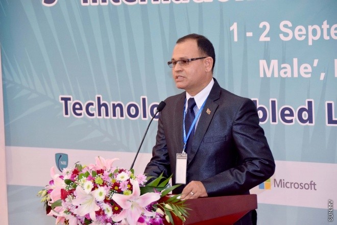 ސެޕްޓެމްބަރ 1، 2015: 3 ވަނަ ބައިނަލްއަގުވާމީ ޓީޗަރުންގެ ކޮންފަރެންސް ހުޅުވުމުގެ ރަސްމިއްޔާތުގެ ތެރެއިން -- ސަންފޮޓޯ/ އަލީ ނަސީރު