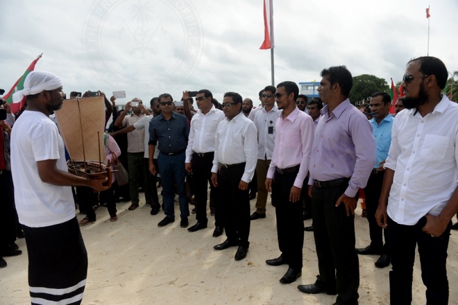 ސެޕްޓެމްބަރ 1، 2015: މާޅޮސްމަޑުލުއުތުރުބުރީ އިންނަމާދޫ އާ އިންޖީނުގެ ރައީސުލްޖުމްހޫރިއްޔާ ހުޅުއްވައިދެއްވުން --- ފޮޓޯ/ރައީސް އޮފީސް
