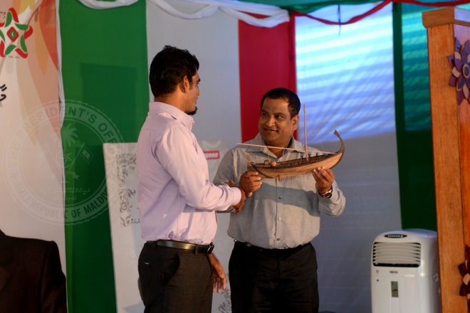 ސެޕްޓެމްބަރ 1، 2015: މާޅޮސްމަޑުލުއުތުރުބުރީ އިންނަމާދޫ އާ އިންޖީނުގެ ރައީސުލްޖުމްހޫރިއްޔާ ހުޅުއްވައިދެއްވުން --- ފޮޓޯ/ރައީސް އޮފީސް