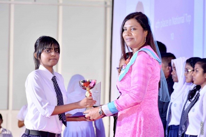 ސެޕްޓެމްބަރ 30، 2015: އިސްކަންދަރު ސްކޫލުގެ، 2014 ވަނަ އަހަރުގެ އަހަރީ އިނާމު ދިނުމުގެ ޖަލްސާގެ ތެރެއިން -- ސަންފޮޓޯ/ އަލީ ނަސީރު