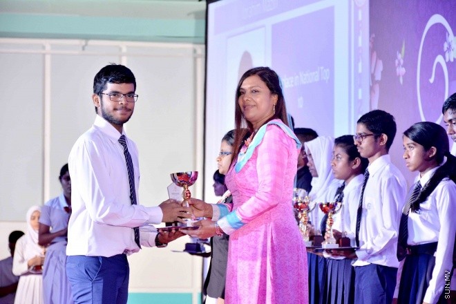ސެޕްޓެމްބަރ 30، 2015: އިސްކަންދަރު ސްކޫލުގެ، 2014 ވަނަ އަހަރުގެ އަހަރީ އިނާމު ދިނުމުގެ ޖަލްސާގެ ތެރެއިން -- ސަންފޮޓޯ/ އަލީ ނަސީރު