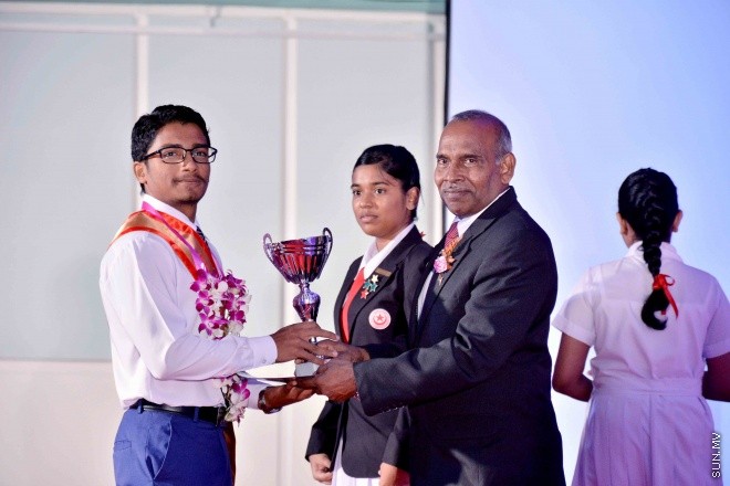 ސެޕްޓެމްބަރ 30، 2015: އިސްކަންދަރު ސްކޫލުގެ، 2014 ވަނަ އަހަރުގެ އަހަރީ އިނާމު ދިނުމުގެ ޖަލްސާގެ ތެރެއިން -- ސަންފޮޓޯ/ އަލީ ނަސީރު