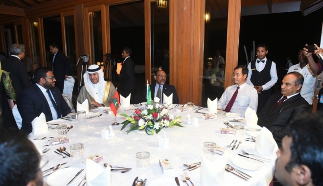 އޮކްޓޯބަރ 2، 2015: ސަޢުދީ ޢަރަބިއްޔާގެ 85 ވަނަ ގައުމީ ދުވަސް ފާހަގަ ކުރުމަށް ޕެރަޑައިސް އައިލެންޑް ރިޒޯޓްގައި ބޭއްވި ހަފްލާގެ ތެރެއިން -- ފޮޓޯ/ރައީސް އޮފީސް