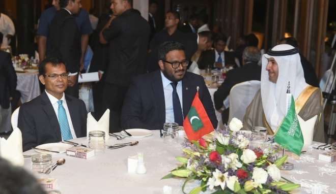 އޮކްޓޯބަރ 2، 2015: ސަޢުދީ ޢަރަބިއްޔާގެ 85 ވަނަ ގައުމީ ދުވަސް ފާހަގަ ކުރުމަށް ޕެރަޑައިސް އައިލެންޑް ރިޒޯޓްގައި ބޭއްވި ހަފްލާގެ ތެރެއިން -- ފޮޓޯ/ރައީސް އޮފީސް