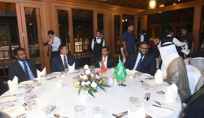 އޮކްޓޯބަރ 2، 2015: ސަޢުދީ ޢަރަބިއްޔާގެ 85 ވަނަ ގައުމީ ދުވަސް ފާހަގަ ކުރުމަށް ޕެރަޑައިސް އައިލެންޑް ރިޒޯޓްގައި ބޭއްވި ހަފްލާގެ ތެރެއިން -- ފޮޓޯ/ރައީސް އޮފީސް