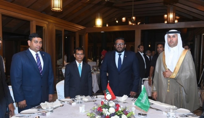 އޮކްޓޯބަރ 2، 2015: ސަޢުދީ ޢަރަބިއްޔާގެ 85 ވަނަ ގައުމީ ދުވަސް ފާހަގަ ކުރުމަށް ޕެރަޑައިސް އައިލެންޑް ރިޒޯޓްގައި ބޭއްވި ހަފްލާގެ ތެރެއިން -- ފޮޓޯ/ރައީސް އޮފީސް