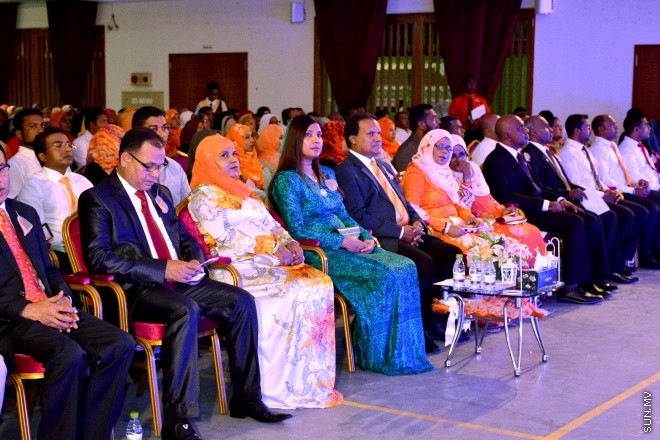 އޮކްޓޯބަރު 5، 2015: ތާޖުއްދީން ސްކޫލް ގައި ބޭއްވި އިނާމު ދިނުމުގެ ރަސްމިއްޔާތުގެ ތެރެއިން --- ސަން ފޮޓޯ/ ޔޫސުފް ސޮފްވާން 