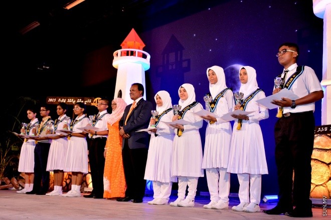 އޮކްޓޯބަރު 5، 2015: ތާޖުއްދީން ސްކޫލް ގައި ބޭއްވި އިނާމު ދިނުމުގެ ރަސްމިއްޔާތުގެ ތެރެއިން --- ސަން ފޮޓޯ/ ޔޫސުފް ސޮފްވާން 
