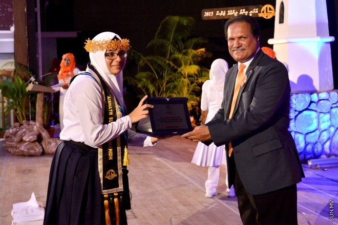 އޮކްޓޯބަރު 5، 2015: ތާޖުއްދީން ސްކޫލް ގައި ބޭއްވި އިނާމު ދިނުމުގެ ރަސްމިއްޔާތުގެ ތެރެއިން --- ސަން ފޮޓޯ/ ޔޫސުފް ސޮފްވާން 