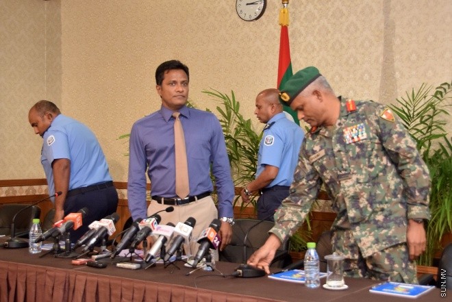 އޮކްޓޯބަރ 20، 2015، ފިނިފެންމާ ލޯންޗުގައި އެއްޗެއް ގޮއްވާލި ހާދިސާ ތަހުގީގު ކުރުމަށް އުފެއްދި ނެޝަނަލް އިނކުއަރީ ކޮމިޝަނުން ނޫސްވެރިންނަށް މައުލޫމާތު ދިނުމަށް ބޭއްވި ބައްދަލު ވުމުގެ ތެރެއިން -- ސަންފޮޓޯ/ ފަޔާޒު މޫސާ