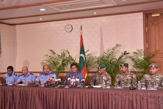 އޮކްޓޯބަރ 20، 2015، ފިނިފެންމާ ލޯންޗުގައި އެއްޗެއް ގޮއްވާލި ހާދިސާ ތަހުގީގު ކުރުމަށް އުފެއްދި ނެޝަނަލް އިނކުއަރީ ކޮމިޝަނުން ނޫސްވެރިންނަށް މައުލޫމާތު ދިނުމަށް ބޭއްވި ބައްދަލު ވުމުގެ ތެރެއިން -- ސަންފޮޓޯ/ ފަޔާޒު މޫސާ