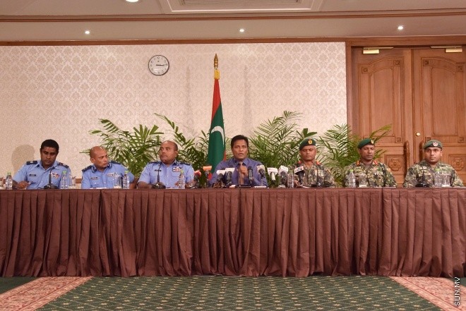 އޮކްޓޯބަރ 20، 2015، ފިނިފެންމާ ލޯންޗުގައި އެއްޗެއް ގޮއްވާލި ހާދިސާ ތަހުގީގު ކުރުމަށް އުފެއްދި ނެޝަނަލް އިނކުއަރީ ކޮމިޝަނުން ނޫސްވެރިންނަށް މައުލޫމާތު ދިނުމަށް ބޭއްވި ބައްދަލު ވުމުގެ ތެރެއިން -- ސަންފޮޓޯ/ ފަޔާޒު މޫސާ