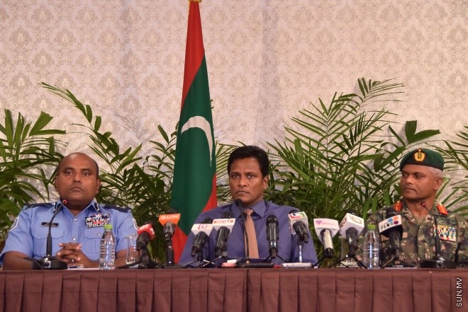 އޮކްޓޯބަރ 20، 2015، ފިނިފެންމާ ލޯންޗުގައި އެއްޗެއް ގޮއްވާލި ހާދިސާ ތަހުގީގު ކުރުމަށް އުފެއްދި ނެޝަނަލް އިނކުއަރީ ކޮމިޝަނުން ނޫސްވެރިންނަށް މައުލޫމާތު ދިނުމަށް ބޭއްވި ބައްދަލު ވުމުގެ ތެރެއިން -- ސަންފޮޓޯ/ ފަޔާޒު މޫސާ