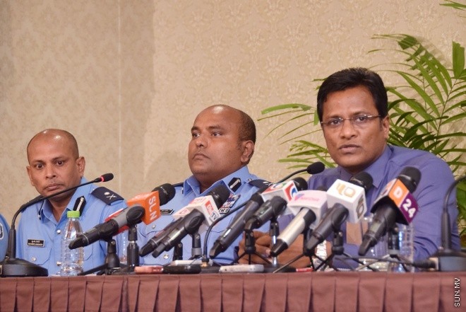 އޮކްޓޯބަރ 20، 2015، ފިނިފެންމާ ލޯންޗުގައި އެއްޗެއް ގޮއްވާލި ހާދިސާ ތަހުގީގު ކުރުމަށް އުފެއްދި ނެޝަނަލް އިނކުއަރީ ކޮމިޝަނުން ނޫސްވެރިންނަށް މައުލޫމާތު ދިނުމަށް ބޭއްވި ބައްދަލު ވުމުގެ ތެރެއިން -- ސަންފޮޓޯ/ ފަޔާޒު މޫސާ