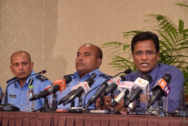 އޮކްޓޯބަރ 20، 2015، ފިނިފެންމާ ލޯންޗުގައި އެއްޗެއް ގޮއްވާލި ހާދިސާ ތަހުގީގު ކުރުމަށް އުފެއްދި ނެޝަނަލް އިނކުއަރީ ކޮމިޝަނުން ނޫސްވެރިންނަށް މައުލޫމާތު ދިނުމަށް ބޭއްވި ބައްދަލު ވުމުގެ ތެރެއިން -- ސަންފޮޓޯ/ ފަޔާޒު މޫސާ