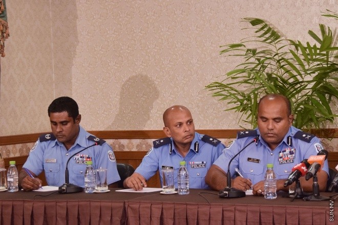 އޮކްޓޯބަރ 20، 2015، ފިނިފެންމާ ލޯންޗުގައި އެއްޗެއް ގޮއްވާލި ހާދިސާ ތަހުގީގު ކުރުމަށް އުފެއްދި ނެޝަނަލް އިނކުއަރީ ކޮމިޝަނުން ނޫސްވެރިންނަށް މައުލޫމާތު ދިނުމަށް ބޭއްވި ބައްދަލު ވުމުގެ ތެރެއިން -- ސަންފޮޓޯ/ ފަޔާޒު މޫސާ