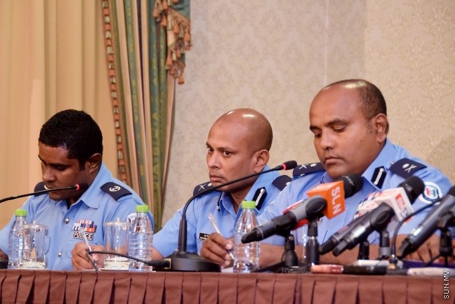 އޮކްޓޯބަރ 20، 2015، ފިނިފެންމާ ލޯންޗުގައި އެއްޗެއް ގޮއްވާލި ހާދިސާ ތަހުގީގު ކުރުމަށް އުފެއްދި ނެޝަނަލް އިނކުއަރީ ކޮމިޝަނުން ނޫސްވެރިންނަށް މައުލޫމާތު ދިނުމަށް ބޭއްވި ބައްދަލު ވުމުގެ ތެރެއިން -- ސަންފޮޓޯ/ ފަޔާޒު މޫސާ