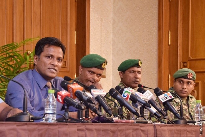 އޮކްޓޯބަރ 20، 2015، ފިނިފެންމާ ލޯންޗުގައި އެއްޗެއް ގޮއްވާލި ހާދިސާ ތަހުގީގު ކުރުމަށް އުފެއްދި ނެޝަނަލް އިނކުއަރީ ކޮމިޝަނުން ނޫސްވެރިންނަށް މައުލޫމާތު ދިނުމަށް ބޭއްވި ބައްދަލު ވުމުގެ ތެރެއިން -- ސަންފޮޓޯ/ ފަޔާޒު މޫސާ