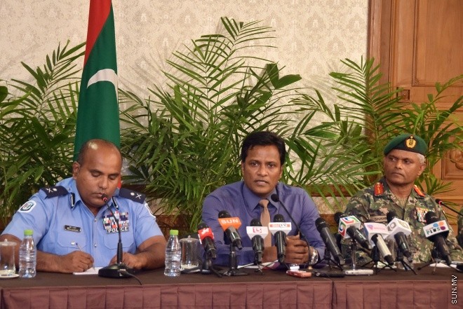 އޮކްޓޯބަރ 20، 2015، ފިނިފެންމާ ލޯންޗުގައި އެއްޗެއް ގޮއްވާލި ހާދިސާ ތަހުގީގު ކުރުމަށް އުފެއްދި ނެޝަނަލް އިނކުއަރީ ކޮމިޝަނުން ނޫސްވެރިންނަށް މައުލޫމާތު ދިނުމަށް ބޭއްވި ބައްދަލު ވުމުގެ ތެރެއިން -- ސަންފޮޓޯ/ ފަޔާޒު މޫސާ