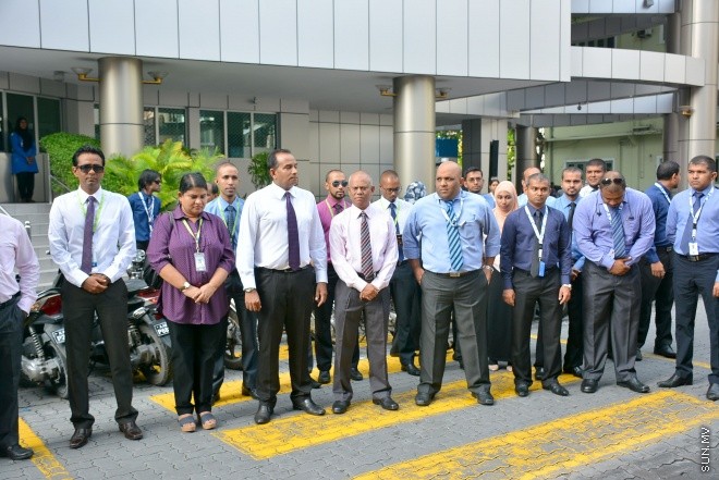 ނޮވެންބަރު 15، 2015: އެލައިޑުން އަލަށް އެކުންފުނީގެ ކަސްޓަމަރ ސާވިސް އޮފީހެއް ހުޅުވުމަށް ބޭއްވި ރަސްމިއްޔާތުގެ ތެރެއިން -- ސަންފޮޓޯ/ އަލީ ނަސީރު