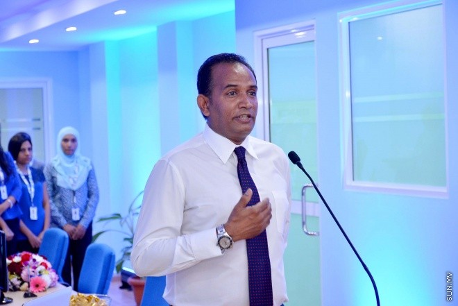 ނޮވެންބަރު 15، 2015: އެލައިޑުން އަލަށް އެކުންފުނީގެ ކަސްޓަމަރ ސާވިސް އޮފީހެއް ހުޅުވުމަށް ބޭއްވި ރަސްމިއްޔާތުގެ ތެރެއިން -- ސަންފޮޓޯ/ އަލީ ނަސީރު