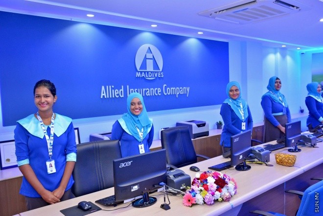 ނޮވެންބަރު 15، 2015: އެލައިޑުން އަލަށް އެކުންފުނީގެ ކަސްޓަމަރ ސާވިސް އޮފީހެއް ހުޅުވުމަށް ބޭއްވި ރަސްމިއްޔާތުގެ ތެރެއިން -- ސަންފޮޓޯ/ އަލީ ނަސީރު