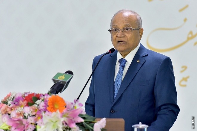 ނޮވެމްބަރު 19، 2015: ދެވަނަ އިލްމުވެރިންގެ މަހާސިންތާ އިފްތިތާހު ކުރުމަށް ބޭއްވި ރަސްމިއްޔާތުގެ ތެރެއިން -- ސަންފޮޓޯ/ އަލީ ނަސީރު