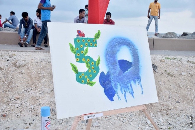 ނޮވެމްބަރު 20، 2015: މިނިވަން 50 އާ ގުޅުވައިގެން ފިޝަރީޒް މިނިސްޓްރީއިން މަސްވެރިންގެ ދުވަސް އަދި ދަނޑުވެރިންގެ ދުވަސް ފާހަގަ ކުރުމަށް ބޭއްވި ކުރެހުމުގެ މުބާރާތުގެ ތެރެއިން -- ސަންފޮޓޯ/ އަލީ ނަސީރު