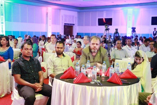 ނުވެމްބަރ 21، ދަނޑުވެރިކަމާއި މަސްވެރިކަމުގެ ދުވަހުގެ މުނާސަބަތާ ގުޅުވައިގެން "މަސްވެރިންނާއި ދަނޑުވެރިންގެ ހަވީރު" ނަމުގައި ދަރުބާރުގޭގައި ބޭއްވި ޖަލްސާ ތެރެއިން -- ސަން ފޮޓޯ/ފަޔާޒު މޫސާ