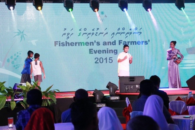 ނުވެމްބަރ 21، ދަނޑުވެރިކަމާއި މަސްވެރިކަމުގެ ދުވަހުގެ މުނާސަބަތާ ގުޅުވައިގެން "މަސްވެރިންނާއި ދަނޑުވެރިންގެ ހަވީރު" ނަމުގައި ދަރުބާރުގޭގައި ބޭއްވި ޖަލްސާ ތެރެއިން -- ސަން ފޮޓޯ/ފަޔާޒު މޫސާ